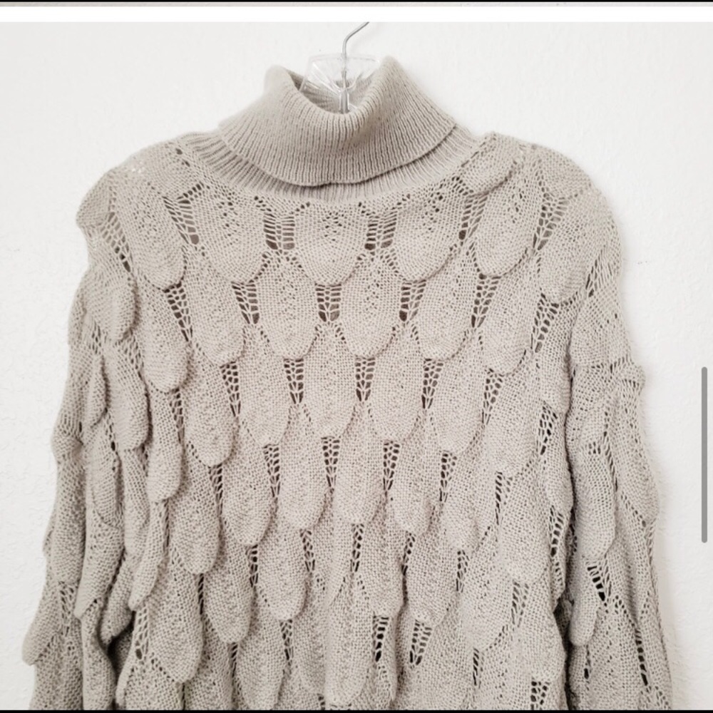 Feather Pattern Sweater - Picture 5 of 8